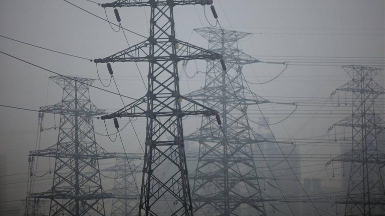 Elektrik tüketim ücretlerine yakın zamanda çok yüksek zam yapılacağı iddiaları yalanlandı