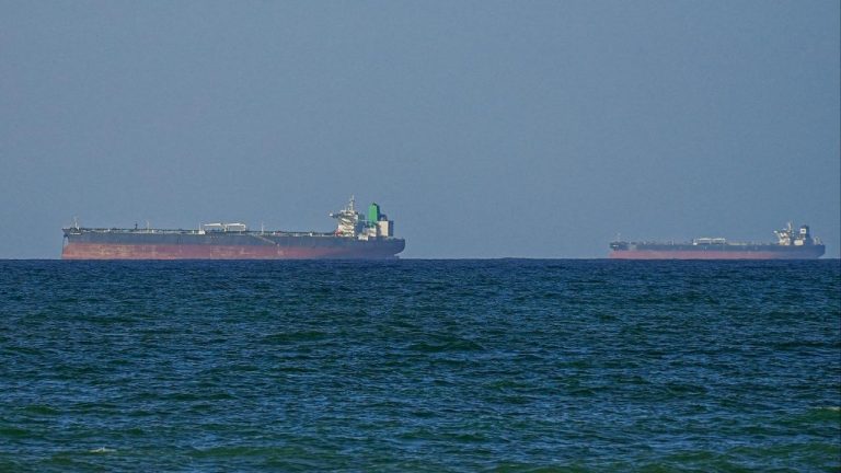 İran: Deniz ablukası devam ederse, ABDnin ekonomik çıkarlarını güçlü bir şekilde hedef alacağız