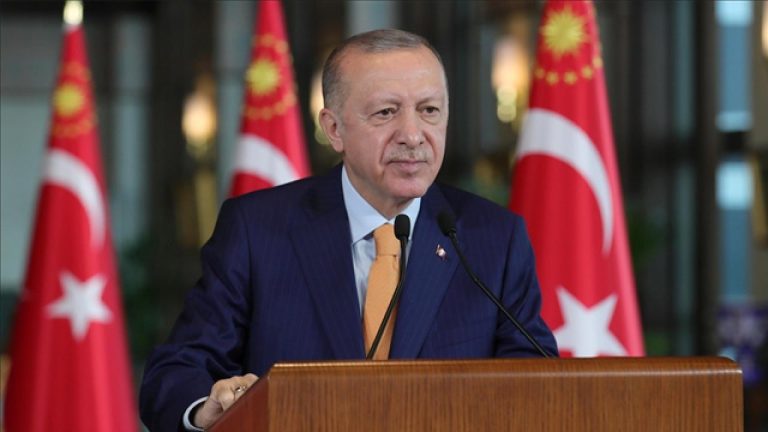 Cumhurbaşkanı Erdoğan: Üniversite eğitimine başlayacak gençlerimizi tebrik ediyorum