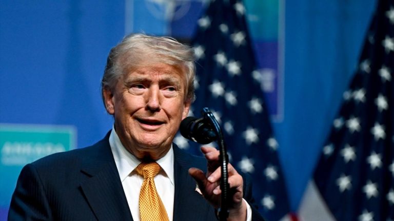 Trump'tan Kanada'ya eyalet göndermesi