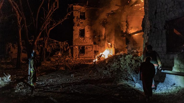 Ukrayna: Peçenig kasabasına düzenlenen hava saldırısında en az 10 kişi hayatını kaybetti