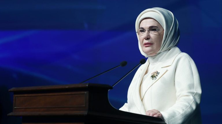 Emine Erdoğan'dan Rize'deki ziyaretlerine ilişkin paylaşım