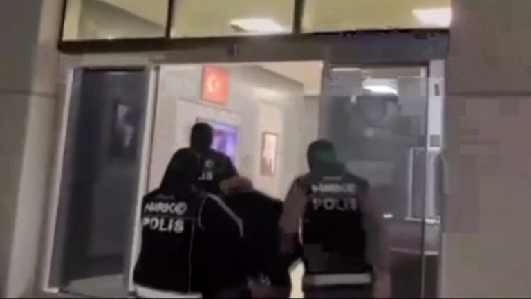 Kırmızı bültenle aranan şüpheli İstanbul'da yakalandı