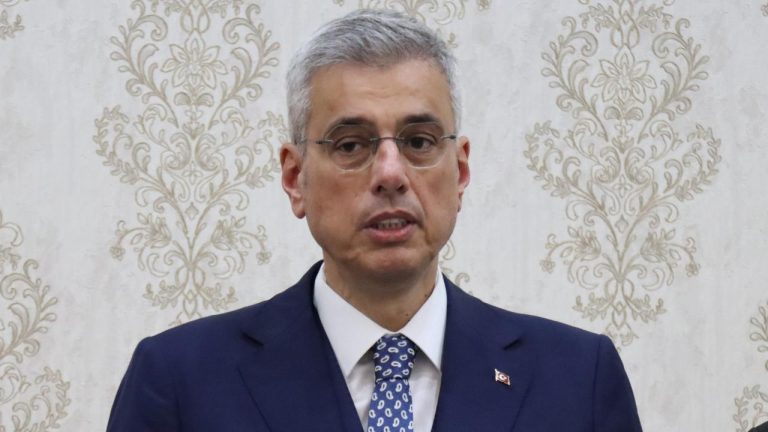 Sağlık Bakanı Memişoğlu'ndan aşı çağrısı