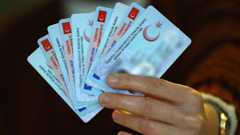 Yerli üretim hedefi: Kimlik ve pasaport çipleri Türkiye'de üretilecek