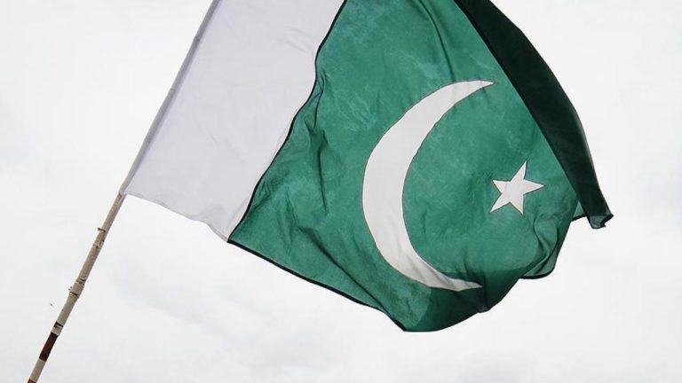 Pakistan, Afganistan'da 10 noktaya hava saldırısı düzenlediğini duyurdu