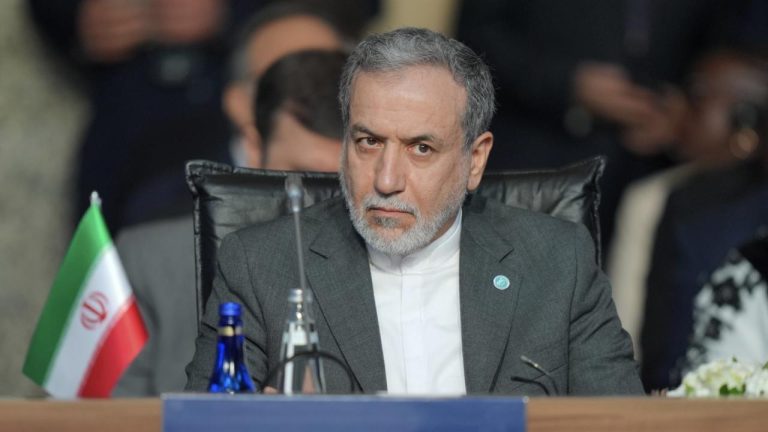 İran Dışişleri Bakanı Arakçi: Netanyahu, hapse girmemek için ABD'yi savaşa sürüklüyor