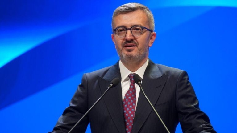 İletişim Başkanı Duran: Salonun terk edilmesi milli iradeye saygısızlık