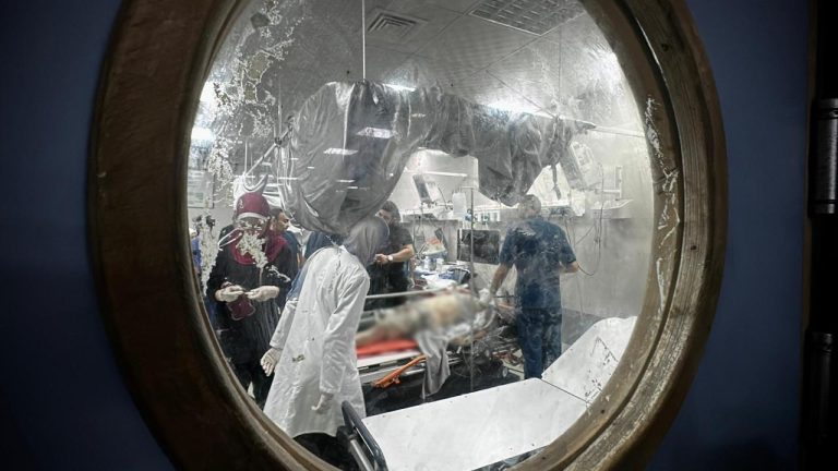 Gazze'de hastane jeneratörlerini çalıştırmak için gerekli yakıt tükendi