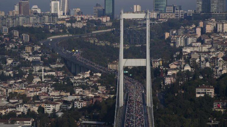 İstanbul Maratonu nedeniyle bazı yollar trafiğe kapatılacak