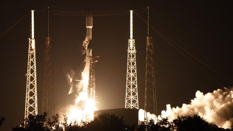 SpaceX'in ilk siyahi kadın komutan liderliğindeki uçuşu ABD hız rekoru kırdı