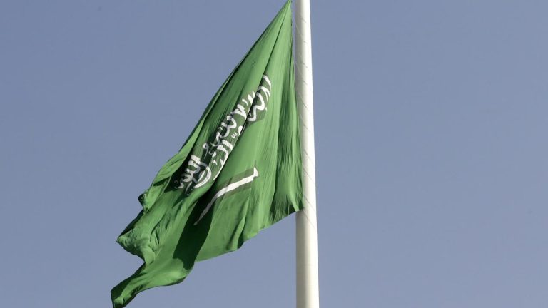 Suudi Arabistan: Abha ve Riyad'daki havalimanlarına saldırılarda 3 kişi öldü, 36 kişi yaralandı